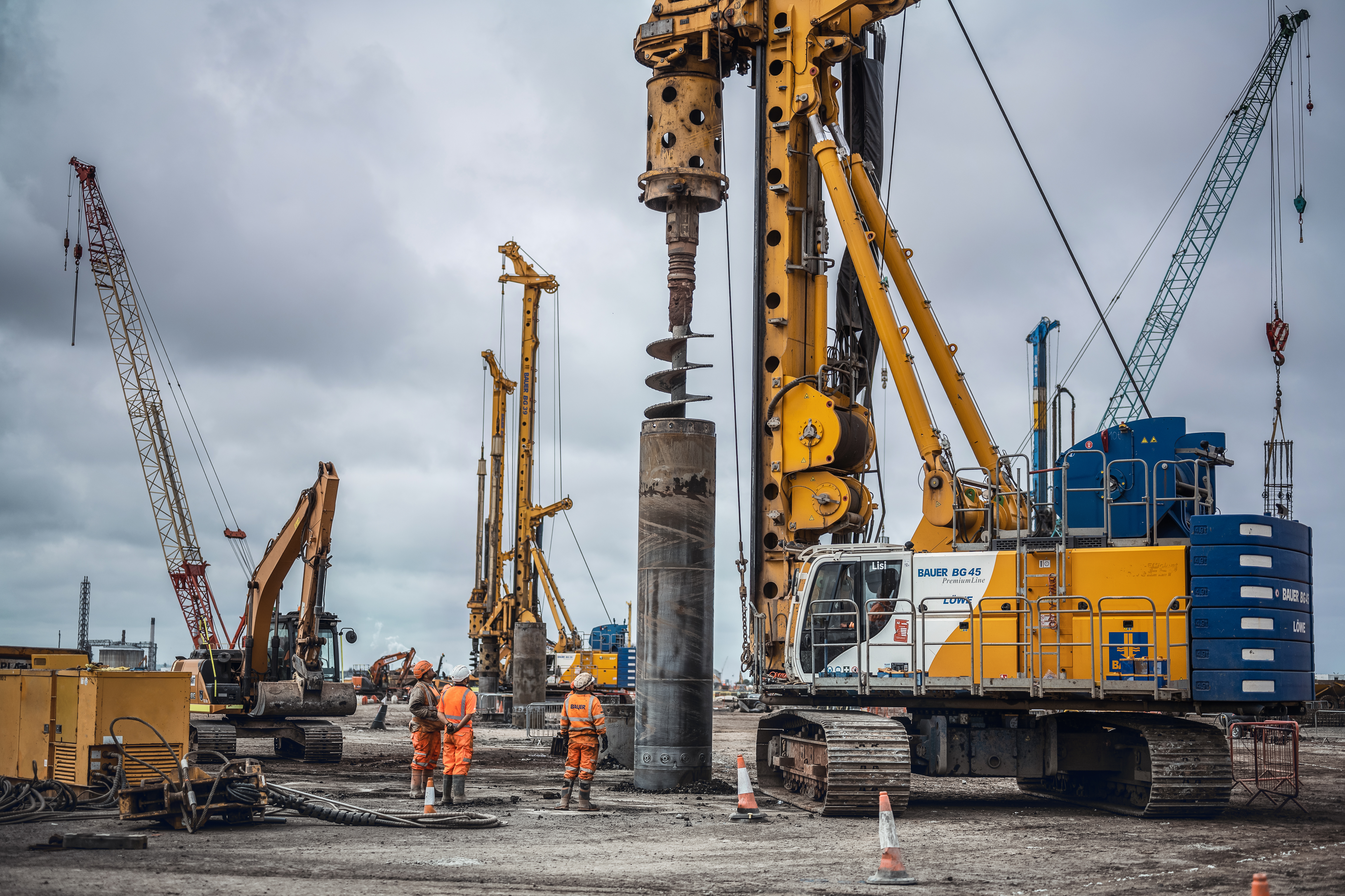 V-line drilling rigs can easily realize large drilling diameters and drilling depths.