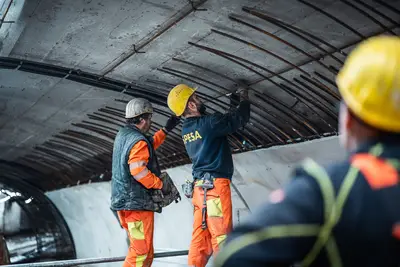 650 m³ of in-situ concrete, 1,000 t of shotcrete and 120 t of reinforcement cages will be in-stalled.